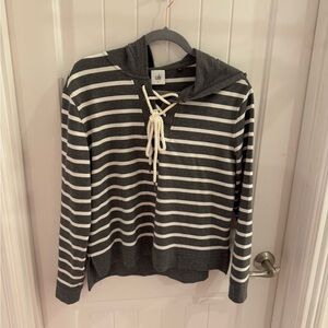 Cabi Grey and White Sweatshirt